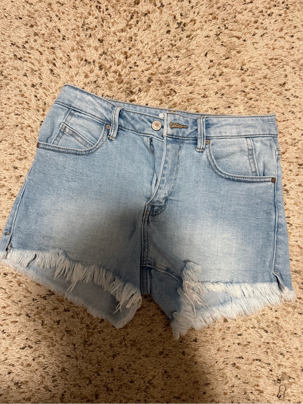 KanCan Light Wash Frayed Hem Denim Shorts